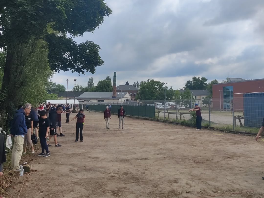 Zum 2. Spieltag in der 2. Liga des Pétanqueverband Ost reiste douzepartout Erfurt nach Elbflorenz. Bereits am Vorabend... – Bild 2
